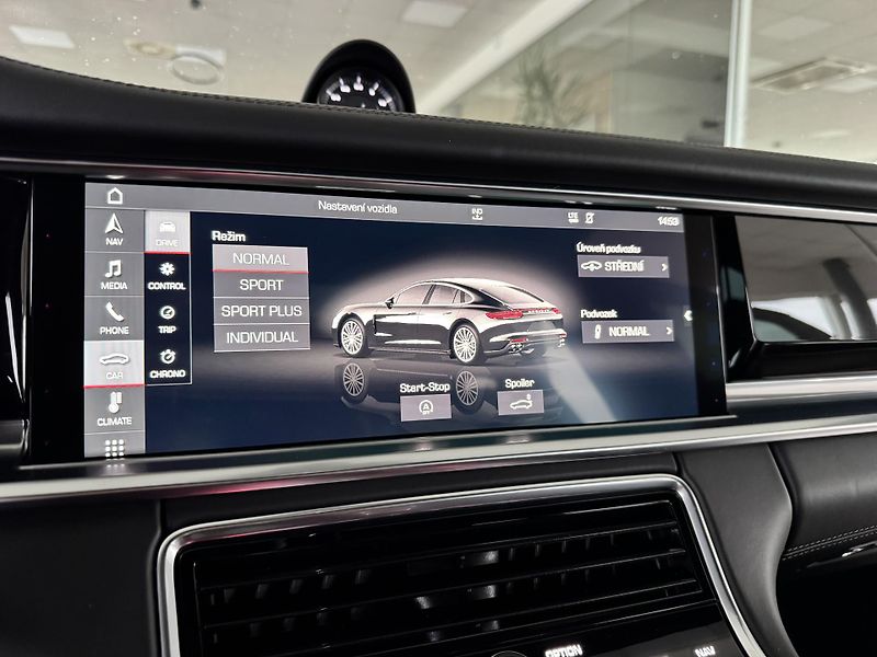 Porsche Panamera 4S 324kW*Chrono*Webasto*Panora - fotka 24 z 47