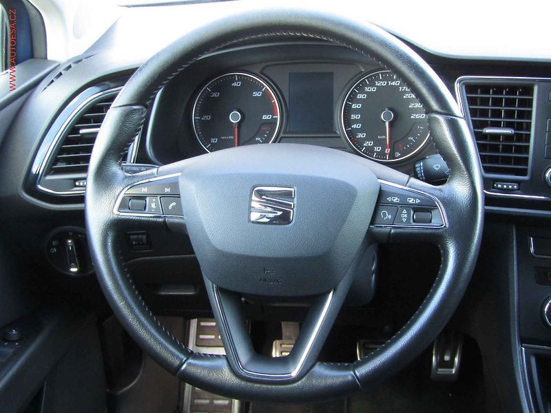 Seat Leon (2015) 1.6 TDi, ČR, LED, AC, temp - fotka 14 z 17