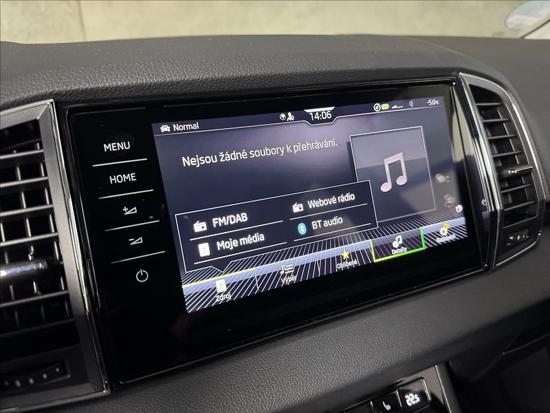 Škoda Karoq 2,0 TDi  DSG 4x4 Style Virtual - fotka 34 z 45