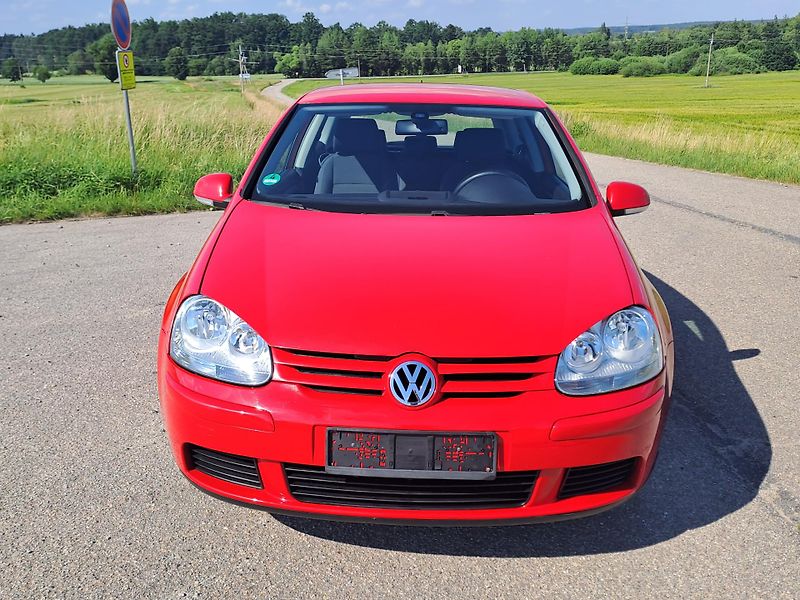 Volkswagen Golf 1.4 16V PĚKNÝ STAV - fotka 2 z 22