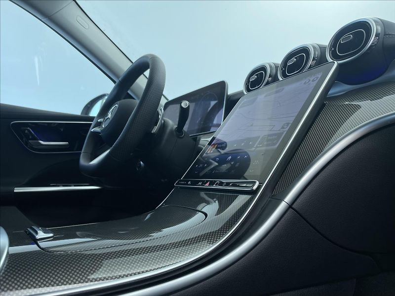 Mercedes-Benz Třídy C 220d 4MATIC AMG Style Edition - fotka 16 z 22