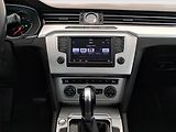 Volkswagen Passat (2015) 2.0 TDI, Automat, Navi - náhled 12