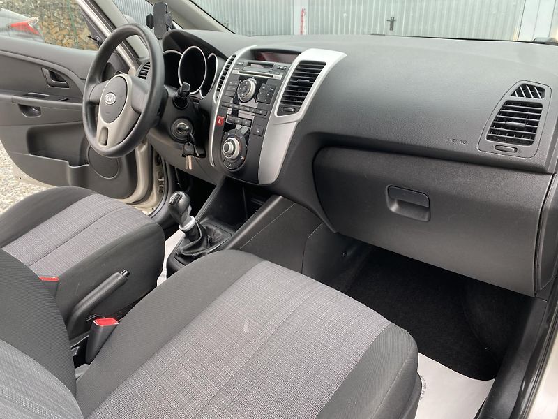 Kia Venga 1.4i 16v 90PS KLIMA SERVIS!!!  - fotka 128 z 144