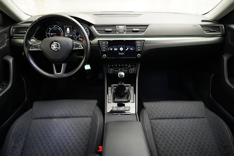 Škoda Superb - fotka 5 z 27