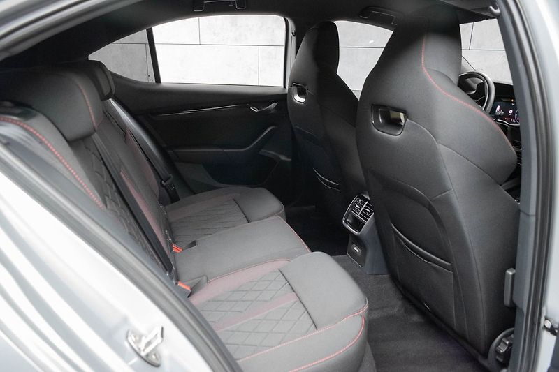 Škoda Octavia RS 2.0 TDI 147kW 4x4*DPH*ČR 1M - fotka 13 z 33