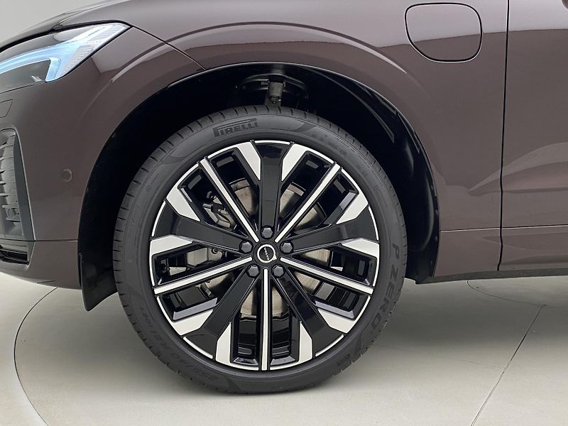Volvo XC60 T8 AWD RECHARGE DARK ULTRA CZ - fotka 37 z 64