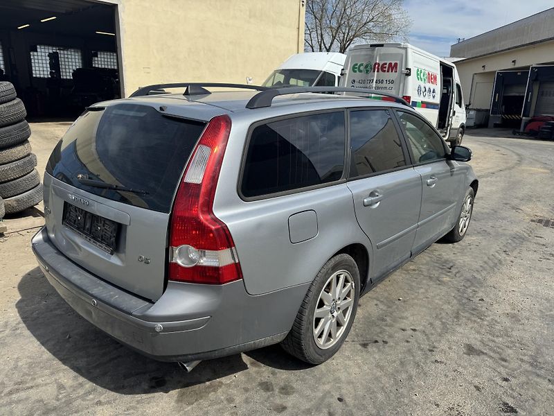Volvo V50 (2007) 2.4D 120Kw NÁHRADNÍ DÍLY - fotka 3 z 8