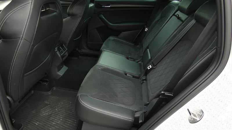Škoda Kodiaq 2,0 TSI Sportline DSG 4x4 - fotka 22 z 28