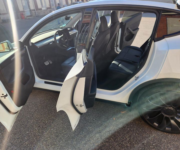 Tesla Model Y (2022)  534KW*78,8KWh*PERFORMANCE* - fotka 10 z 44