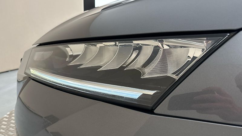 Škoda Octavia 2.0 TDI Style Combi - fotka 18 z 24