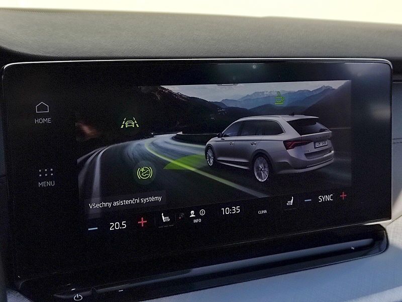 Škoda Octavia (2023) combi Tour 2,0 Tdi 110 Kw - fotka 16 z 37