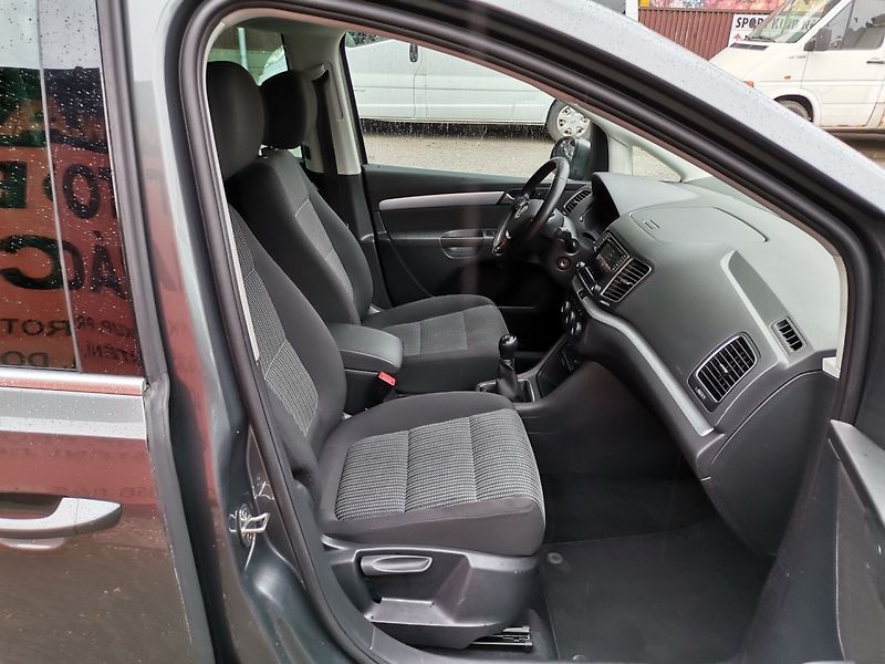 Volkswagen Sharan (2016) 1.4TSi 110kw LIFE 7míst - fotka 13 z 25