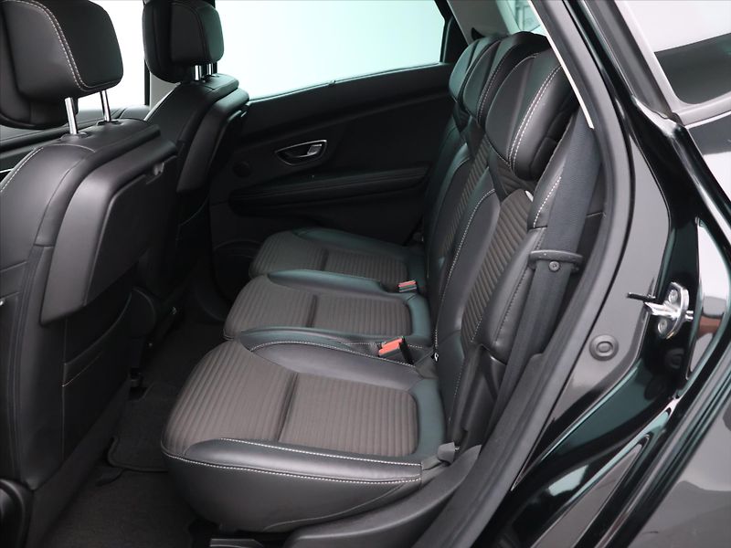 Renault Scénic 1,6 dCi 118kW Aut. Bose LED - fotka 13 z 25