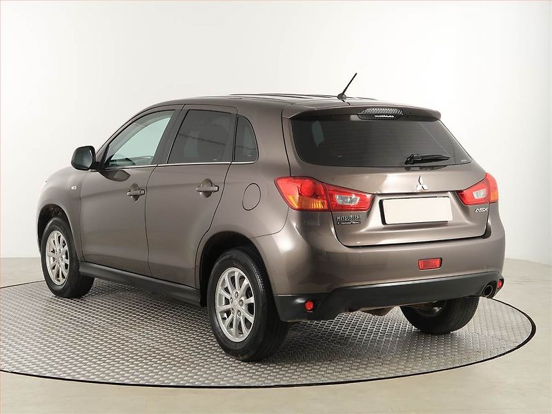 Mitsubishi ASX (2013) 1.8 DI-D MIVEC, 4X4 - fotka 4 z 17