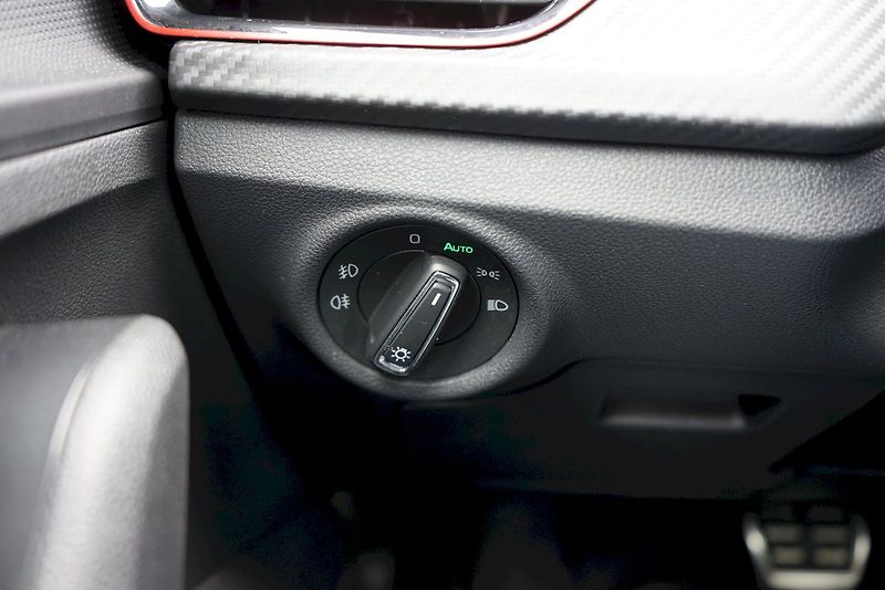 Škoda Kamiq (2025) TSI 85 kW DSG Monte Carlo - ta - fotka 27 z 34