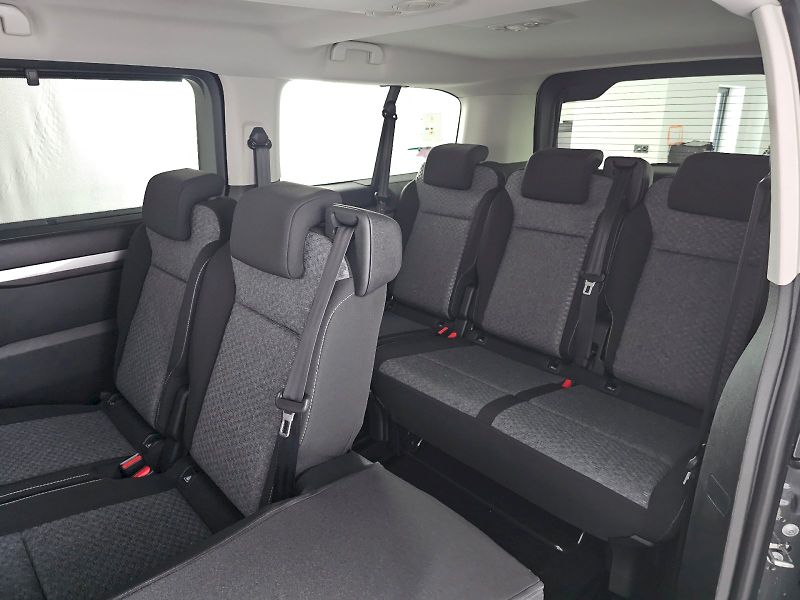 Toyota ProAce Verso (2026) L2 2.2D 180k AT FAMILY 8S - fotka 7 z 32