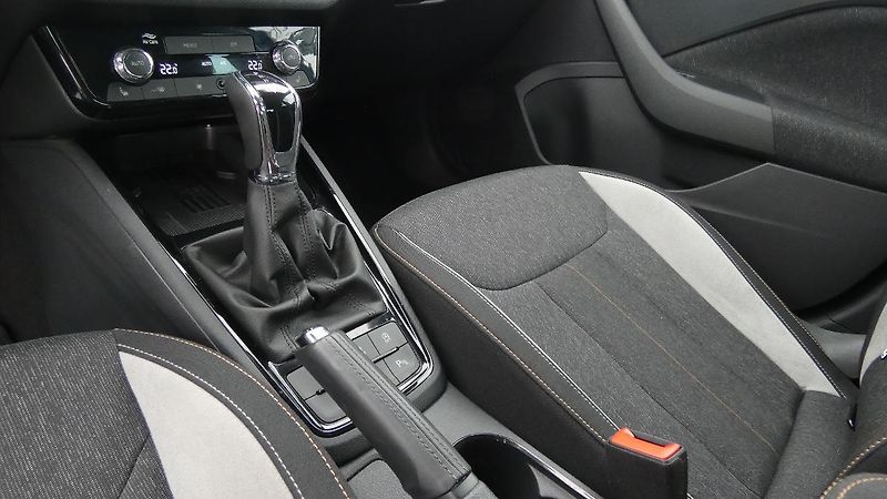 Škoda Kamiq 1.0 TSI 85kW First Edition DSG - fotka 6 z 25