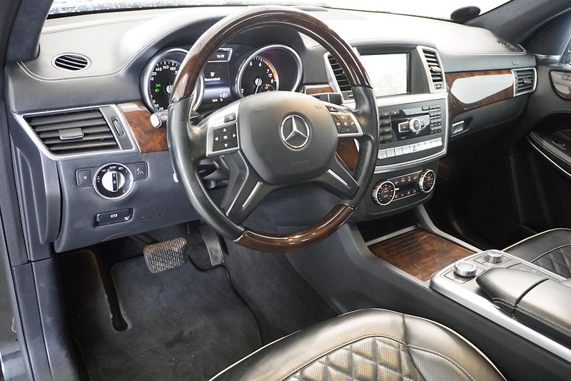 Mercedes-Benz GL (2014) GL500 4,7I V8 4MATIC AUT. - fotka 13 z 33