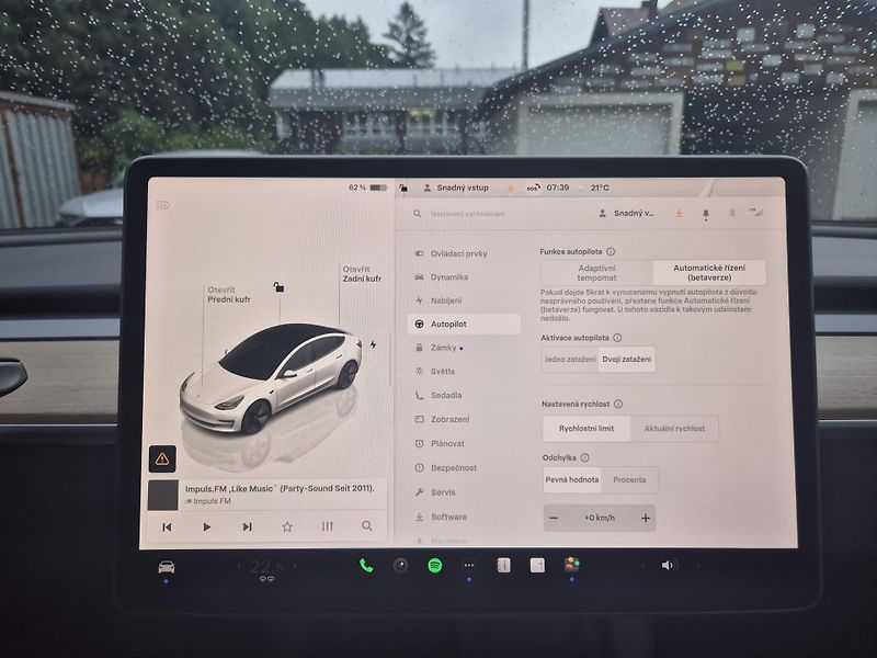 Tesla Model 3 STANDART RANGE 208kw SOH 93,6% - fotka 23 z 47