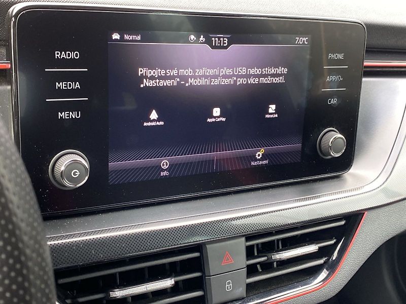 Škoda Kamiq (2022) 1.0 TSI DSG Monte Carlo - fotka 18 z 38