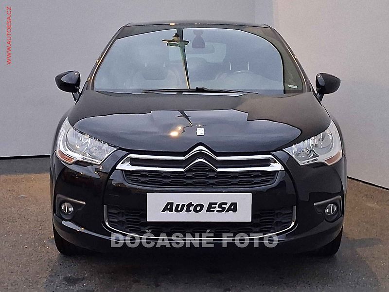 Citroën DS4 (2014) 1.6 VTi, Sport Chic, +kola - fotka 2 z 17