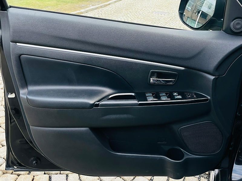 Peugeot 4008 1.8HDI 4x4 VÝHŘEV KAMERA TAŽNÉ - fotka 32 z 52