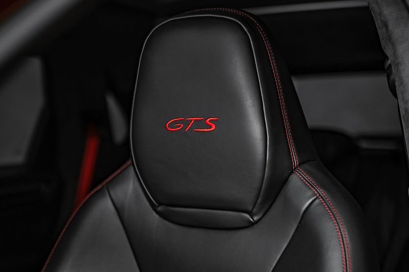 Porsche Cayenne GTS Sport Chrono PASM Pano App - fotka 21 z 27