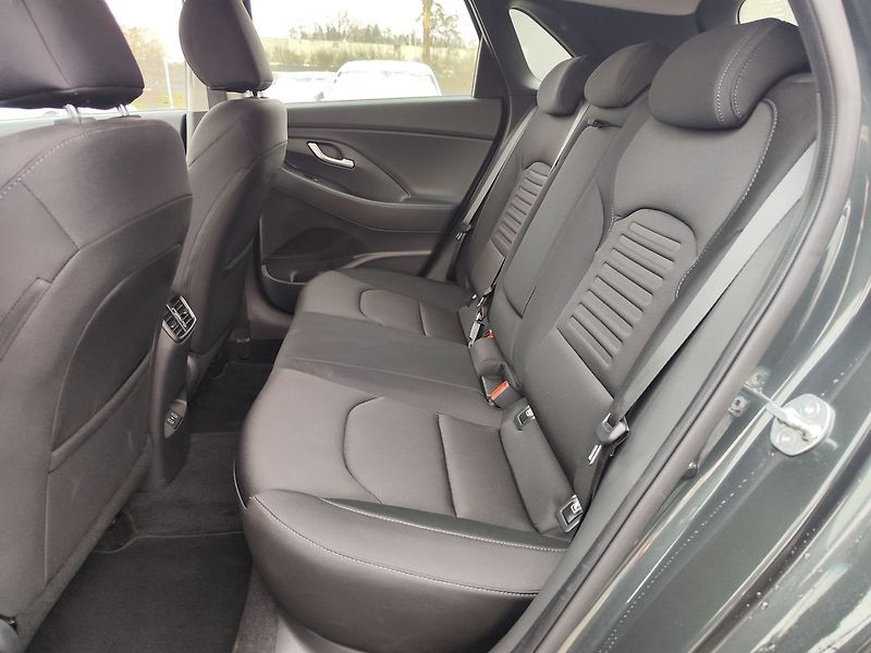 Hyundai i30 1.5 T-GDI/103kW Style DCT - fotka 12 z 33