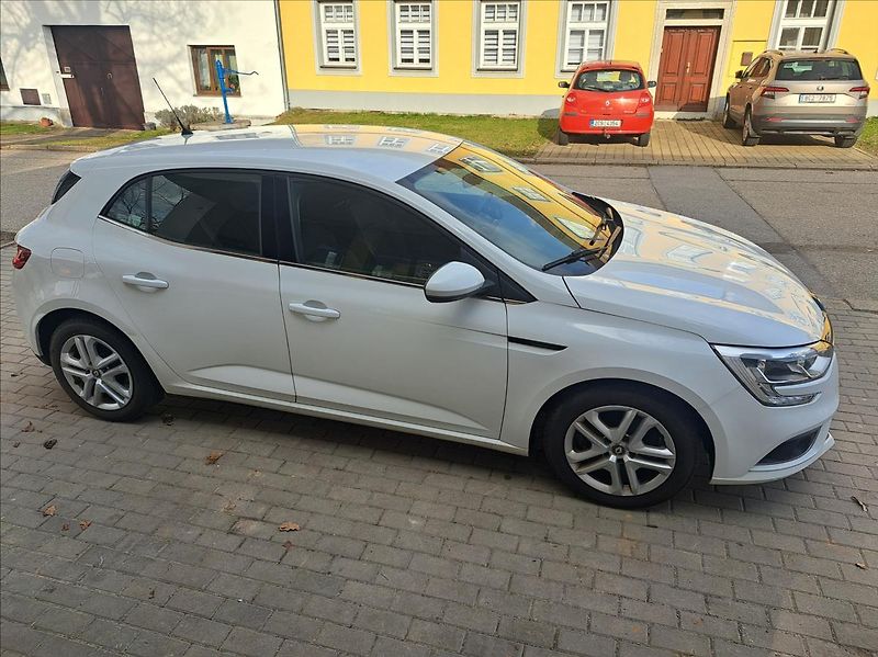 Renault Mégane 1,5 dCi - fotka 11 z 38