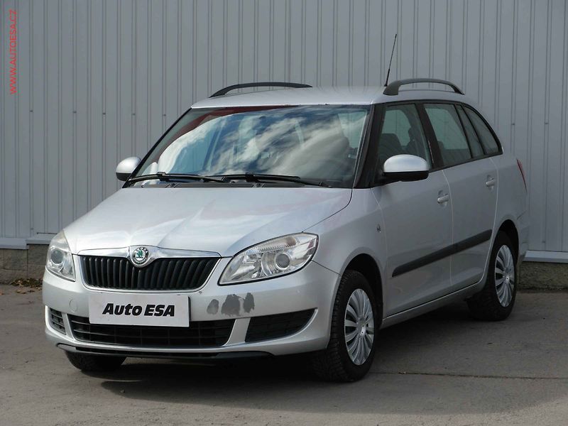 Škoda Fabia (2011) 1.2 TSi, AC, tempo - fotka 3 z 15