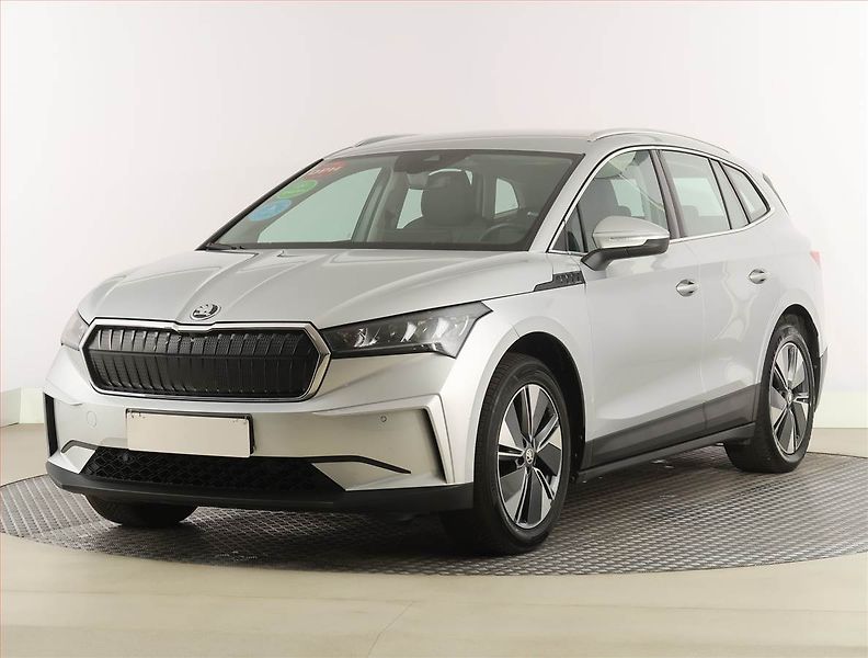 Škoda Enyaq (2023) Loft iV 80 (82 kWh), SoH 94% - fotka 2 z 28