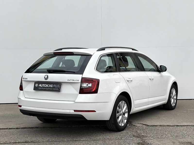 Škoda Octavia 1.6 TDI / 85 kW Style - fotka 2 z 21