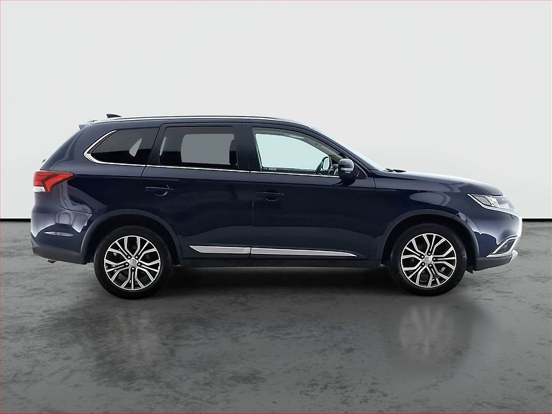 Mitsubishi Outlander (2017) 2.2 DI-D, 4X4, Automat - fotka 6 z 17