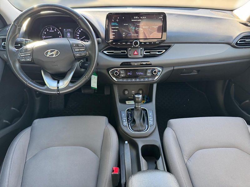 Hyundai i30 (2022) FAMILY SMART 1.5TGDI 117kW CZ  - fotka 9 z 11