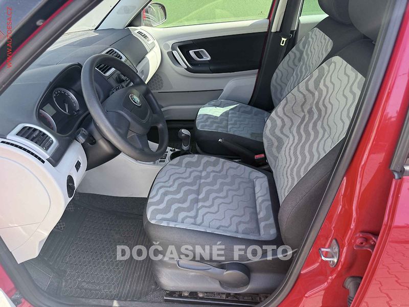 Škoda Fabia (2010) 1.2 i, AC, park.čidla - fotka 3 z 3