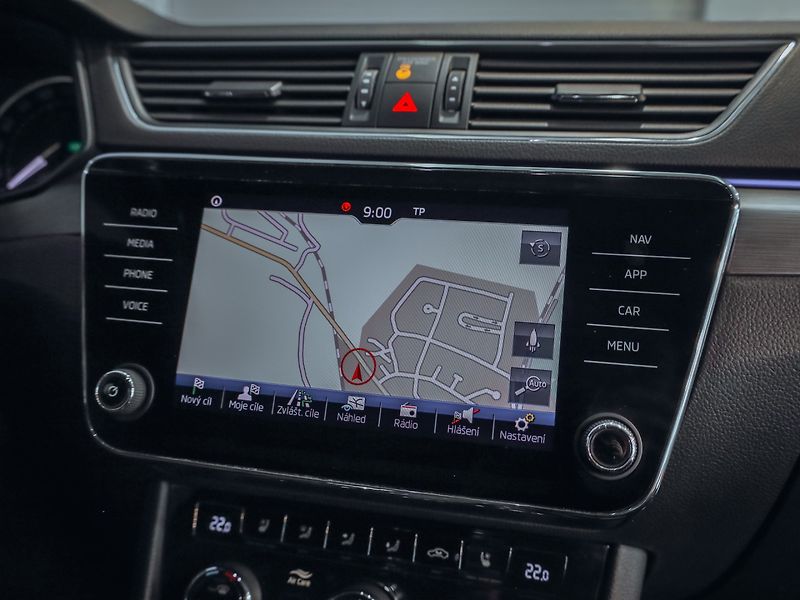 Škoda Superb 2.0TDI, Style DSG 110 kW - fotka 26 z 32