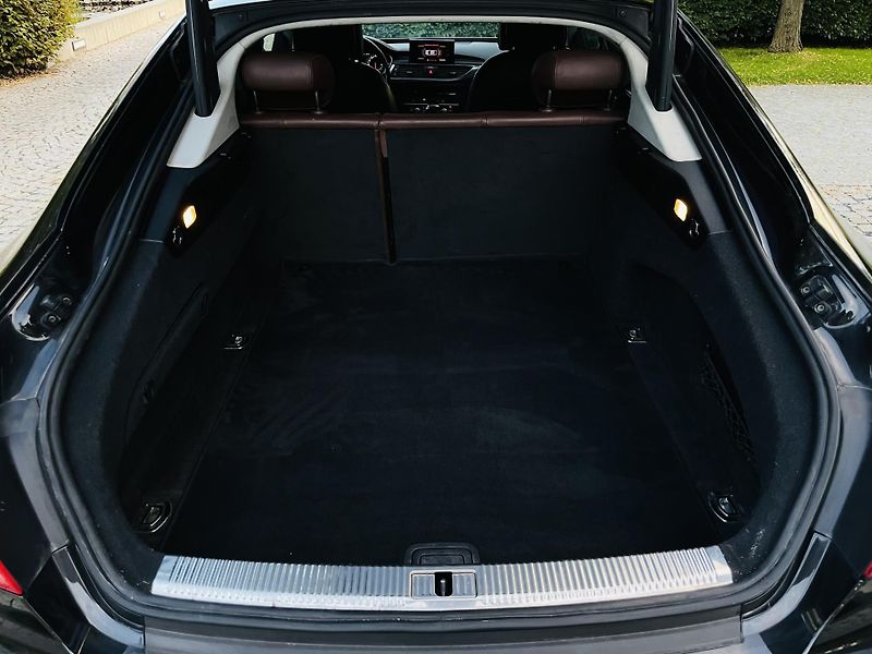 Audi A7 3.0TDI AUT 4x4 KAMERA TAŽNÉ - fotka 20 z 46