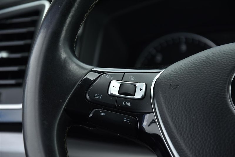 Volkswagen Multivan 2.0 TDI 110kW TAŽNÉ ZAŘ. ČR - fotka 17 z 30