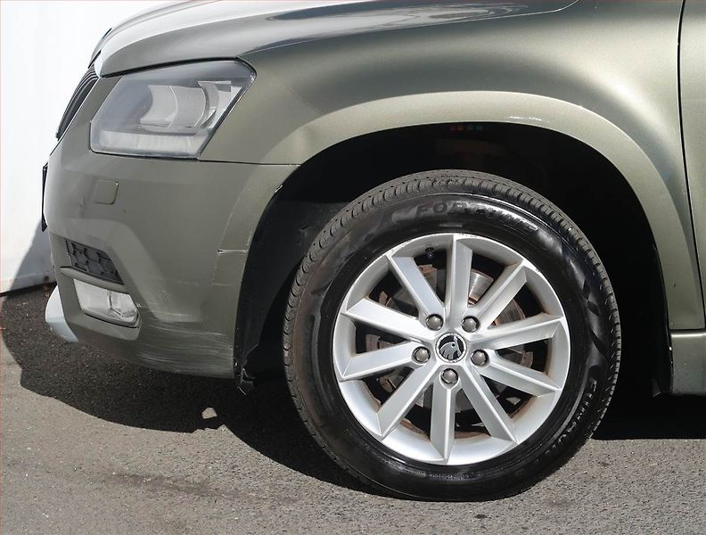 Škoda Yeti (2015) GreenLine 1.6 TDI, Navi - fotka 15 z 20
