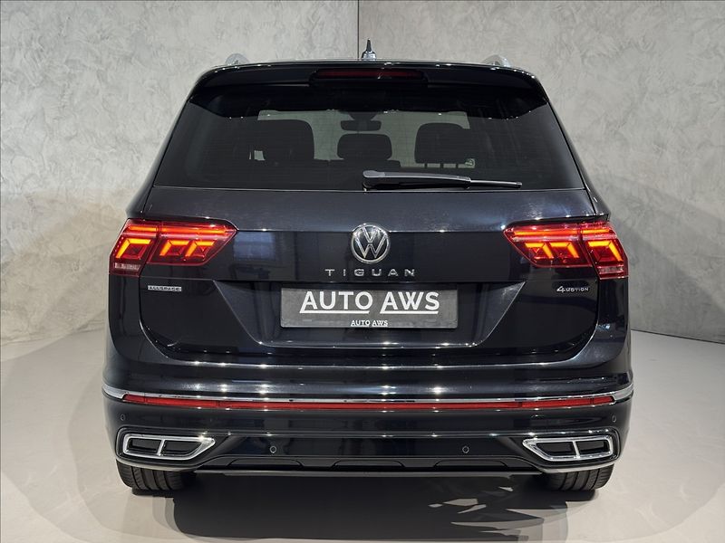 Volkswagen Tiguan Allspace 2,0 TDi  DSG 4x4 R-Line Matrix - fotka 8 z 45