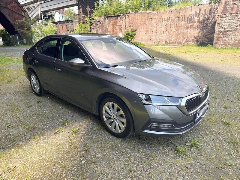 Škoda Octavia (2024) Style Plus 2,0 TDI 110 KW AUT - fotka 2 z 18