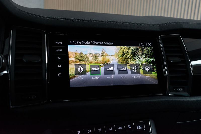 Škoda Kodiaq TDI 147kW L&K*TAŽNÉ*WEBASTO*ČR - fotka 32 z 52
