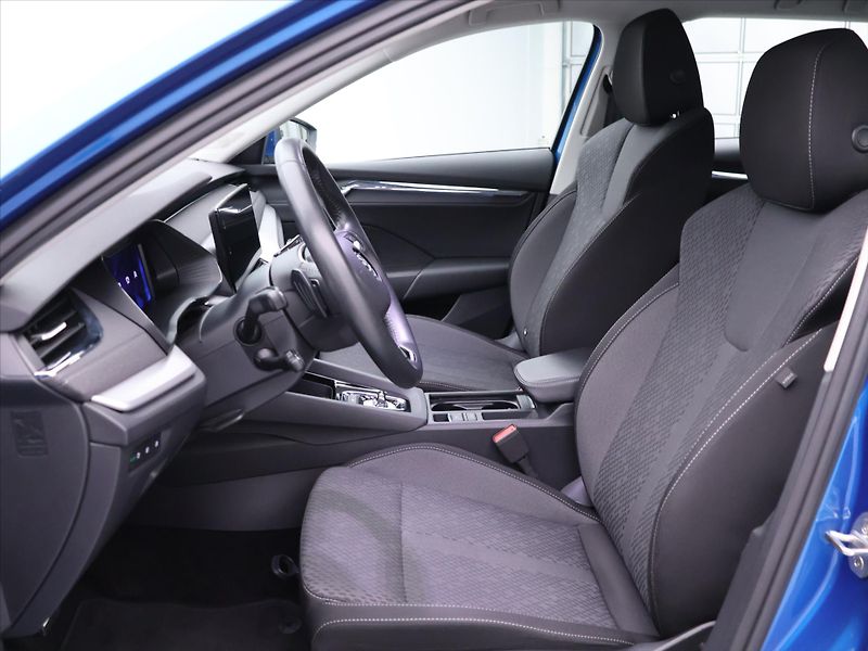 Škoda Octavia 1,5 TSI DSG CZ Style 1.Maj DPH - fotka 11 z 37