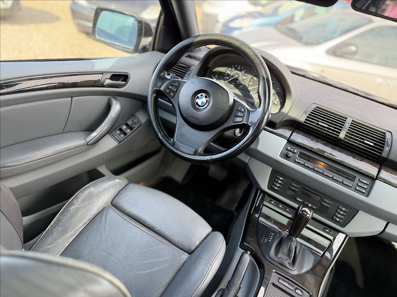 BMW X5 3,0 i 4X4 A/T 170kW - fotka 21 z 28