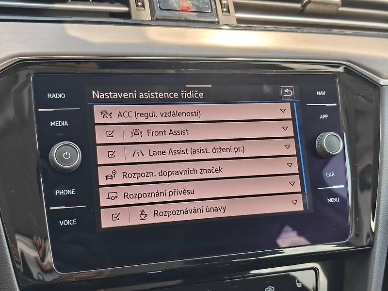 Volkswagen Passat Alltrack 7DSG 4Motion 2,0TDi - fotka 15 z 23