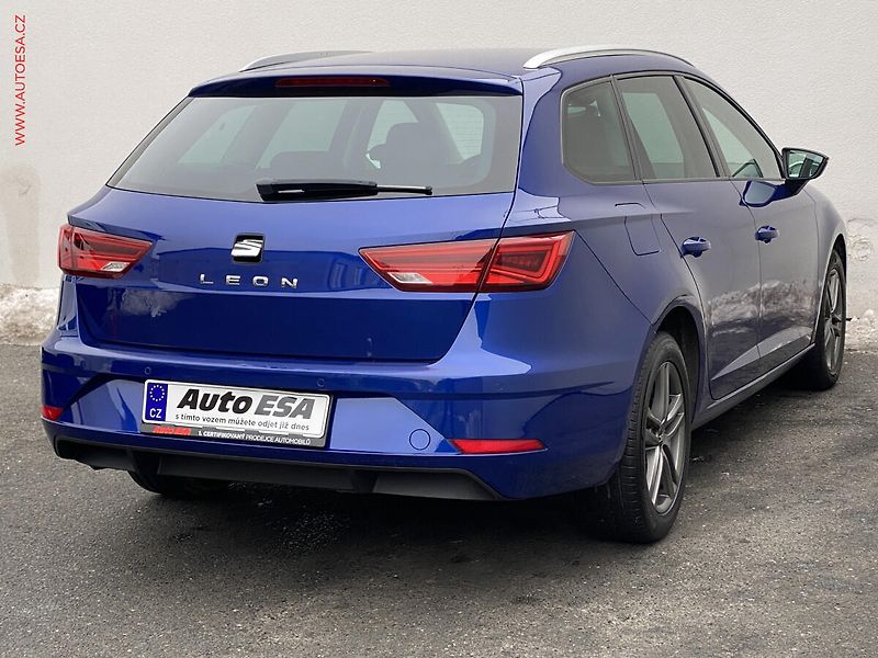 Seat Leon (2019) 1.6 TDi, Style, DSG, LED, ALU - fotka 4 z 18