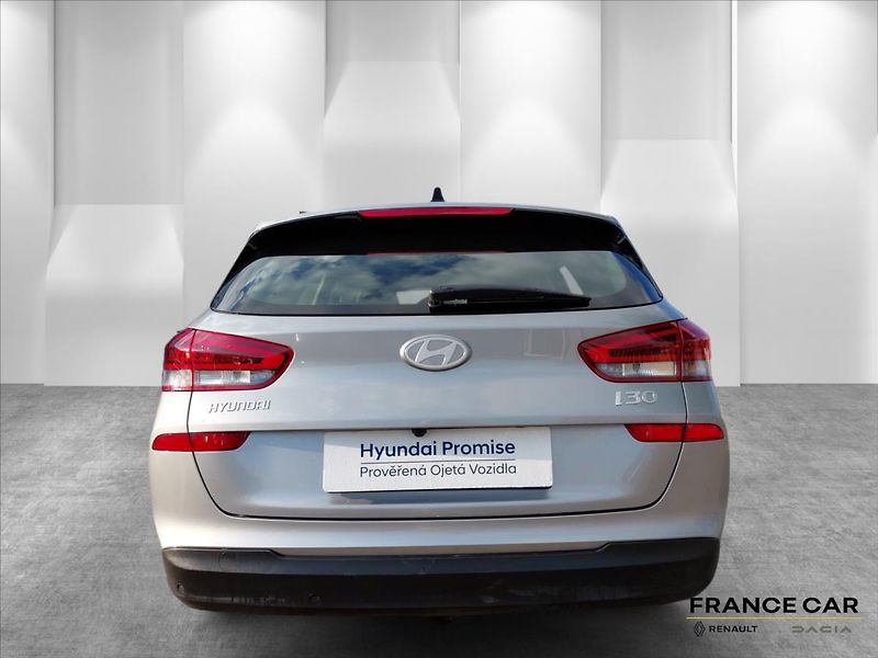 Hyundai i30 1,0   1.0 T-GDi Smart - fotka 6 z 25