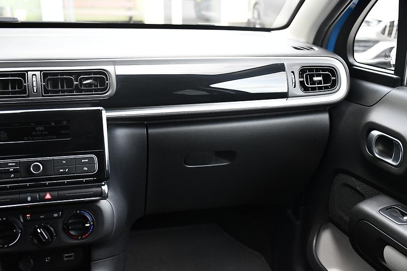 Citroën C3  1.6BlueHDi 75 S&S SHINE ČR - fotka 8 z 31