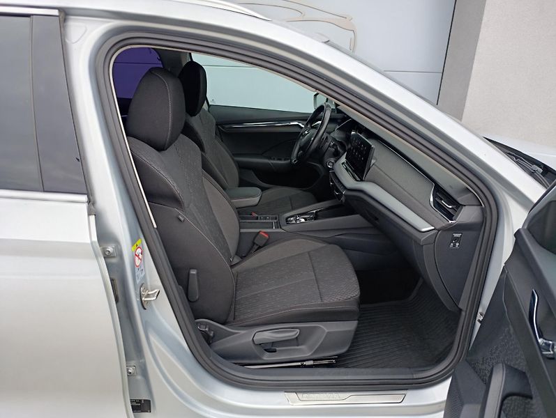 Škoda Octavia 2.0TDi 110kW DSG STYLE ČR - fotka 14 z 27