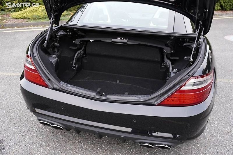 Mercedes-Benz SLK (2012) 55 AMG V8 310KW MAGIC SKY - fotka 11 z 24